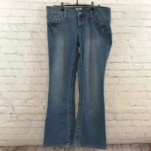 Aeropostale Denim - Aeropostale Hailey Skinny Flare Jeans 13/14 short
